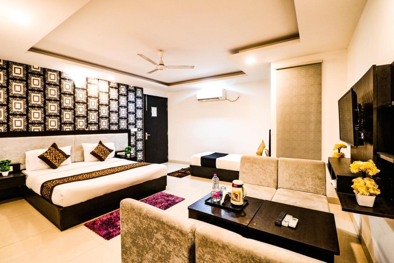 Hotel Olive Zone Near Delhi Airport Új-Delhi Kültér fotó