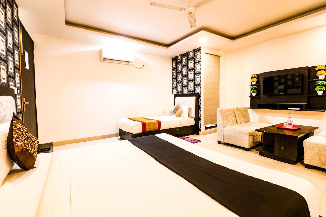 Hotel Olive Zone Near Delhi Airport Új-Delhi Kültér fotó